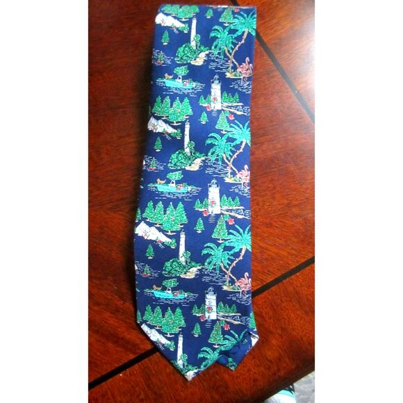 NWT VINEYARD VINES CHRISTMAS SILK TIE  CALLED HOLIDAY TOILE  NAUTICAL  SO PRETTY - Picture 1 of 5